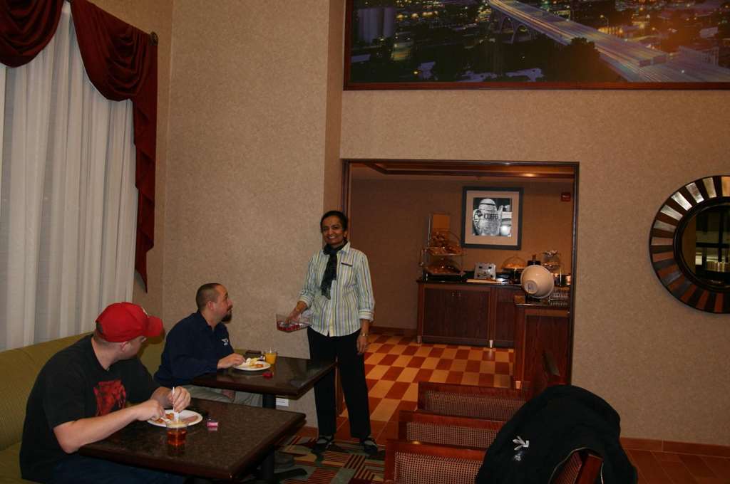 Hampton Inn & Suites Cleveland-Mentor Εστιατόριο φωτογραφία